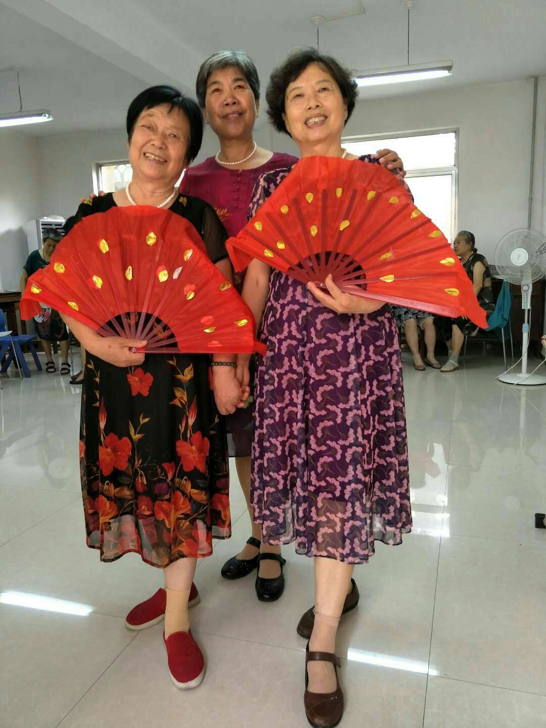 女主重生娱乐圈带系统_女强主重生军旅小说_重生娱乐圈之巨星女王书包网