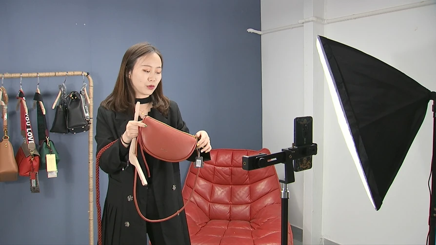 草莓城市联赛直播lol_草莓直播啪啪视频试看_草莓视频直播
