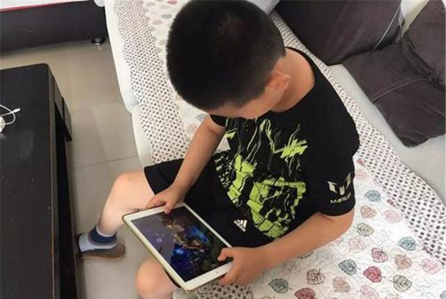 手机打游戏累了_打手机小游戏_打手机游戏能挣钱吗