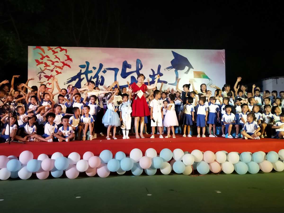 晚会三联麦背景素材_晚会背景素材视频_晚会背景墙素材