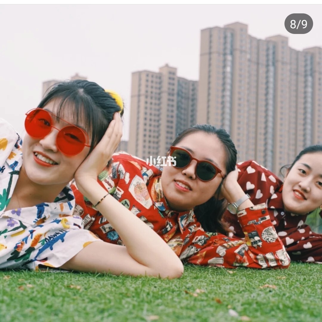 3人拍照姿势创意大全_姿势三人拍照创意大全视频_三人拍照姿势创意大全