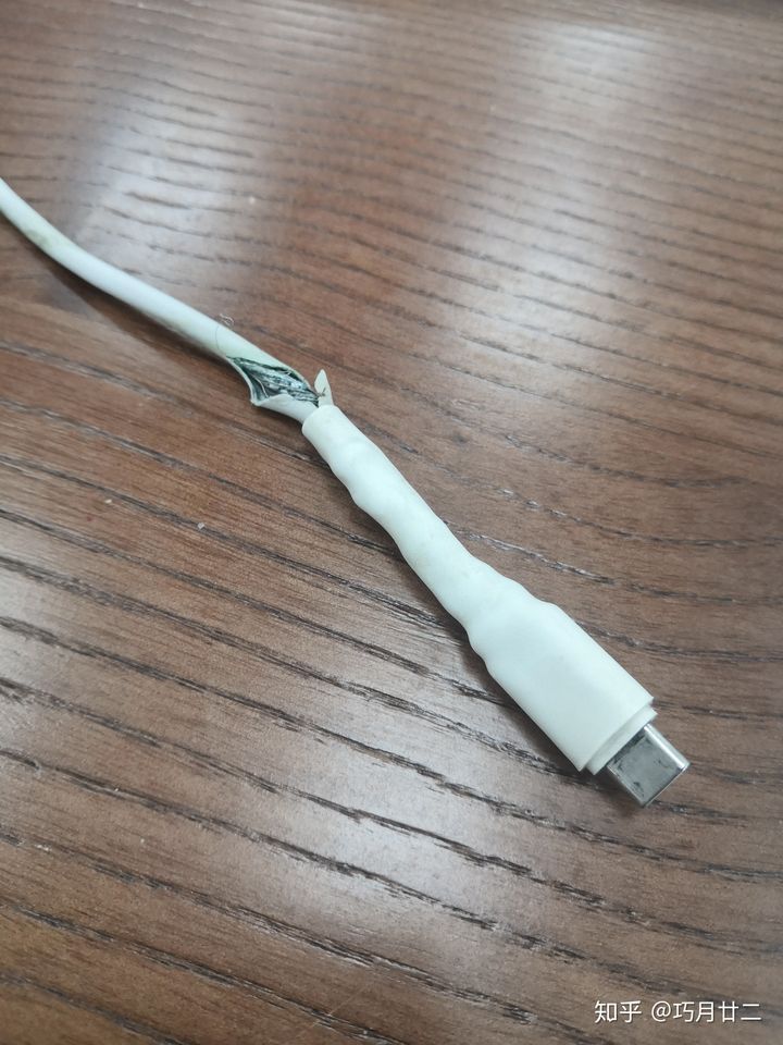 苹果手机充电会到电是什么原因_苹果手机充上电怎么办_苹果手机充不进去电是什么问题