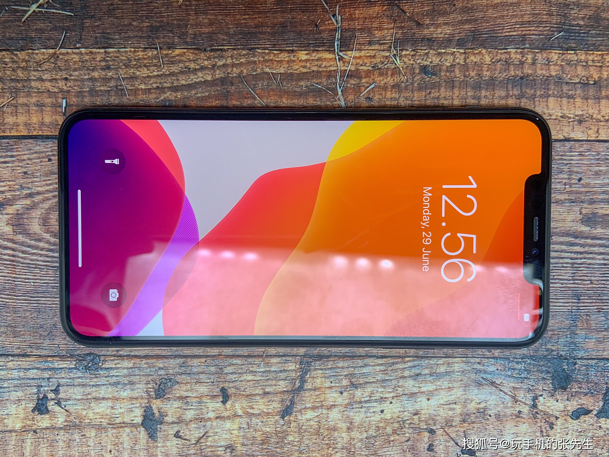 iphone13包装盒哪个是序列号_苹果包装盒序列码_苹果包装盒序列号和机子不一样